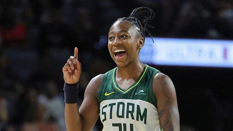atlanta dream betsapi|Jewell Loyd hits critical three.